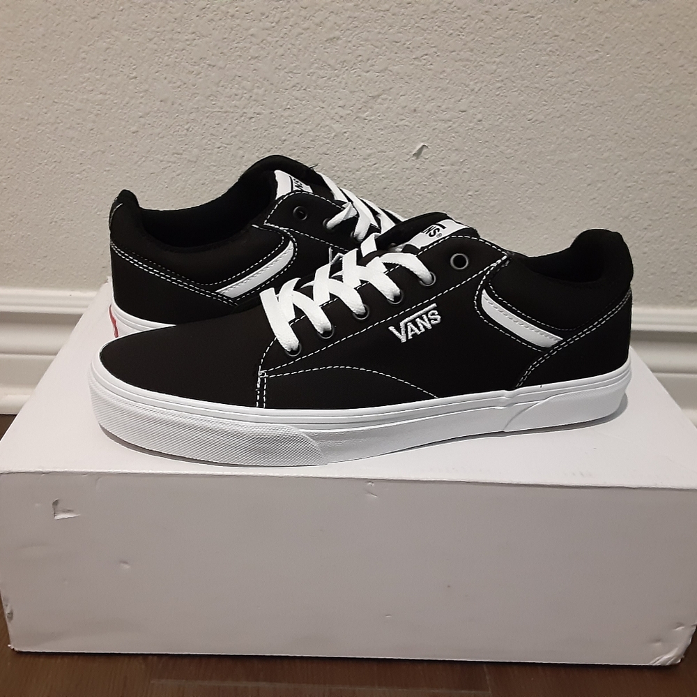 Vans - Picture 1 of 4